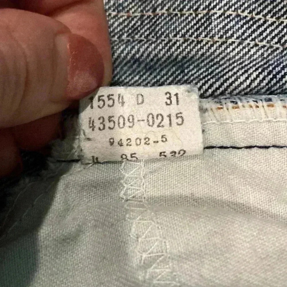 1970s Vintage orange tag label Levi high rise distressed jean shorts - Picture 7 of 7